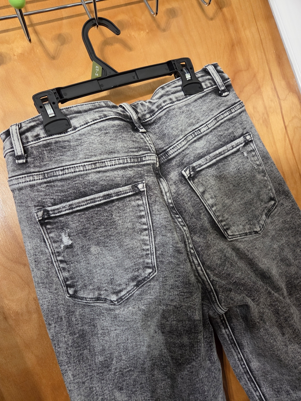 Vervet Women's Acid Wash Stretch Jeans - Picture 6 of 6